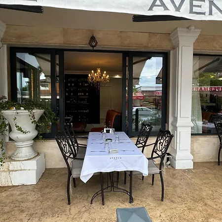 Avenue Hotel 2*