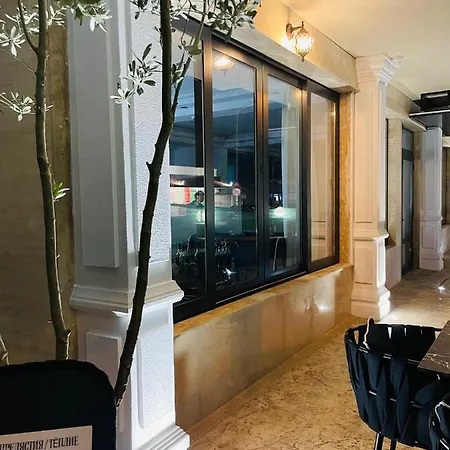 Avenue Hotell 2*