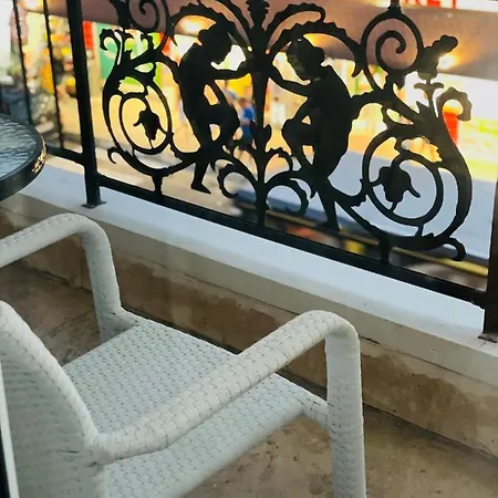 Hotell Avenue 2*